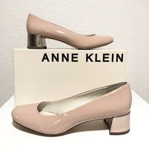 🛑✋🔥 SOLD - SALE Anne Klein Pump with gold heel sz 7.5M